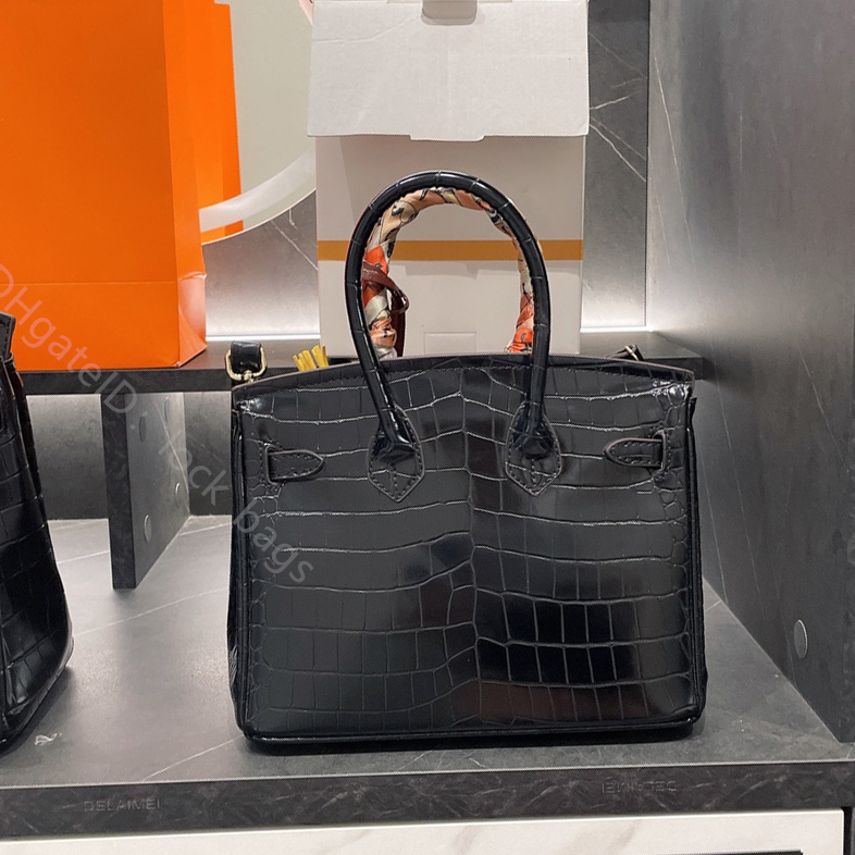 Birkin New Top quality Leather Shoulder Bags famous Designer Handbags shopping totes lady fashion cross body Alligator letter with Random horse wallets women purse, Color q
Birkin New Top quality Leather Shoulder Bags famous Designer Handbags shopping totes lady fashion cross body Alligator letter with Random horse wallets women purse, Color q
