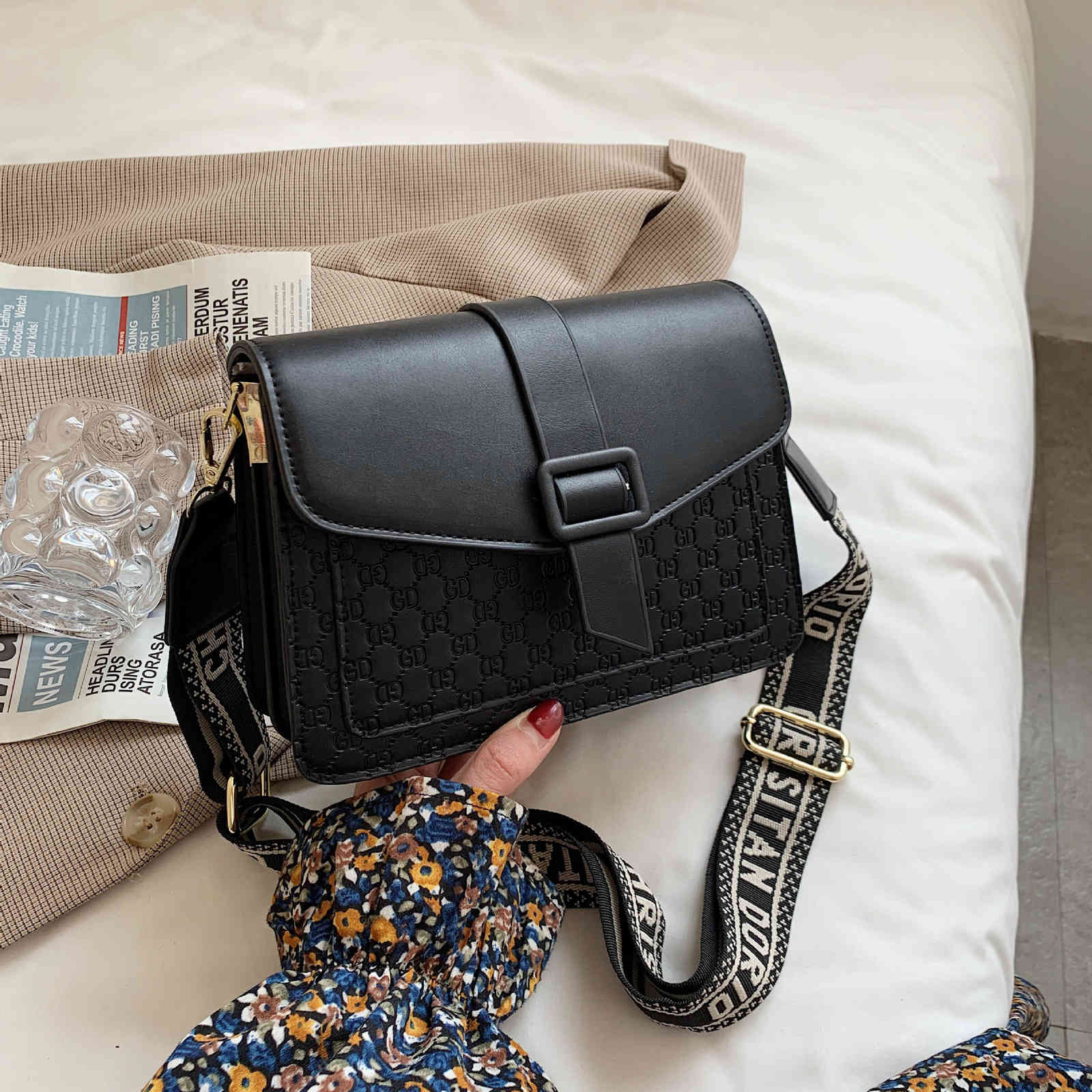 Luxury Handbags Bag new small square ins Korean version trend simple texture broadband single shoulder diagonal women's bag, Red
Luxury Handbags Bag new small square ins Korean version trend simple texture broadband single shoulder diagonal women's bag, Red