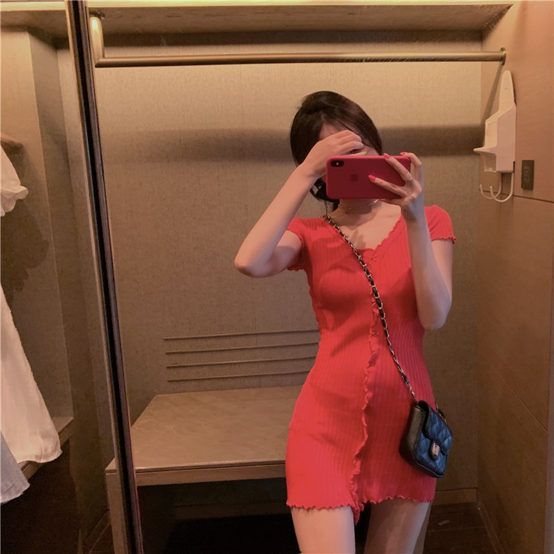 20212021 new solid color v-neck dress wooden ears slim bag hip dress female summer single breasted casual womens dress, Black;gray
20212021 new solid color v-neck dress wooden ears slim bag hip dress female summer single breasted casual womens dress, Black;gray