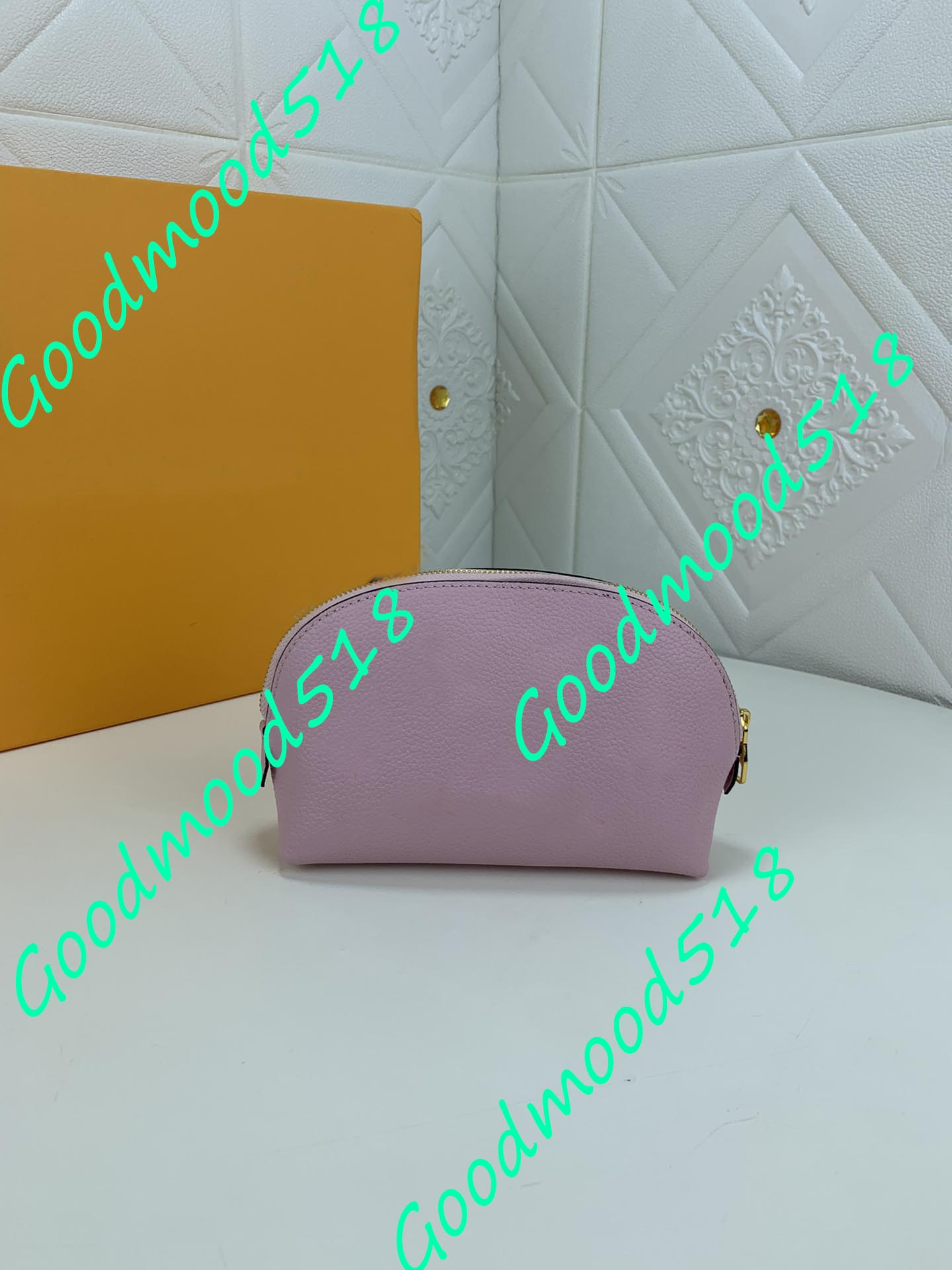 2021 NEW Fashion Leather COSMETIC POUCH women MAKEUP BAGS WALLET PURSE clutch Bag handbag clutch purse 3 colors make up bag cases 80502 19x12x6cm
2021 NEW Fashion Leather COSMETIC POUCH women MAKEUP BAGS WALLET PURSE clutch Bag handbag clutch purse 3 colors make up bag cases 80502 19x12x6cm