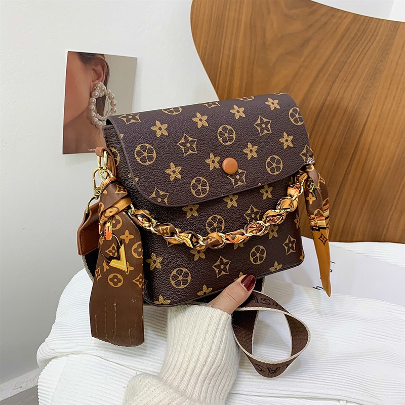 2021 Brand Luxury Designer Fashion High Quality Ladies Shoulder Bag Flip Clutch Small Series Wallet Gold Chain Shoulder Bag, 01
2021 Brand Luxury Designer Fashion High Quality Ladies Shoulder Bag Flip Clutch Small Series Wallet Gold Chain Shoulder Bag, 01