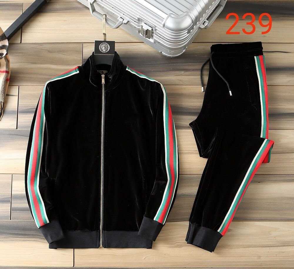 Designer Mens tracksuit Luxury Men Sweatsuits Classic Fashion Running thick jogger velvet Casual Man Clothes Outfits Pants jacket two, 208
Designer Mens tracksuit Luxury Men Sweatsuits Classic Fashion Running thick jogger velvet Casual Man Clothes Outfits Pants jacket two, 208