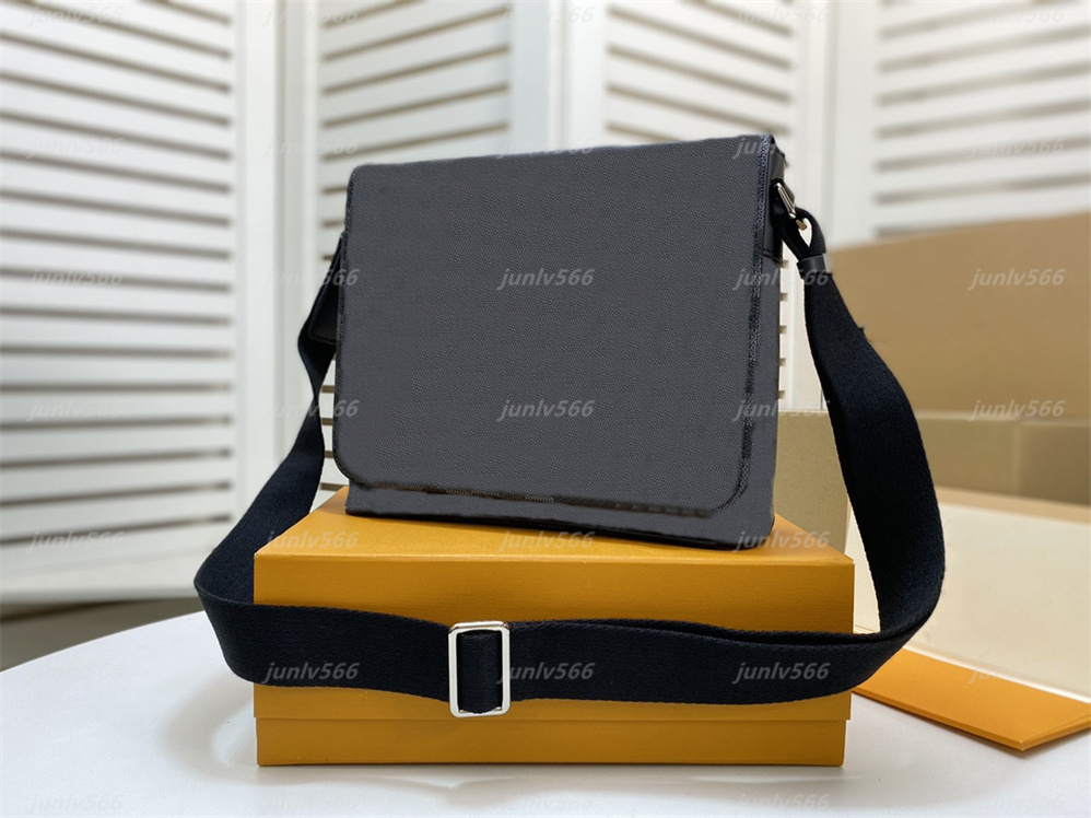 5A Top brand classic designer new fashion men's messenger bag straddle bag schoolbag shoulder bag men's wallet, Black grid
5A Top brand classic designer new fashion men's messenger bag straddle bag schoolbag shoulder bag men's wallet, Black grid