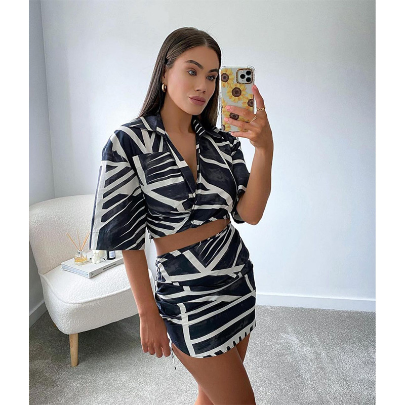 Summer Women 2 Pieces Set Print Cropped Shirt and Pleated Mini Skirt Chic Lady Fashion Casual & Suit 210517