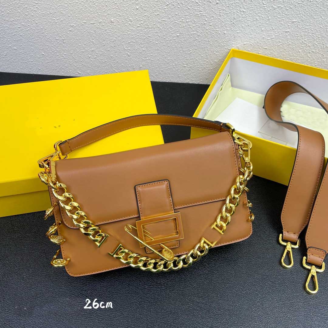 Fashion trend messenger bag luxury designer metal pin buckle with chain multifunctional style handbag0020
Fashion trend messenger bag luxury designer metal pin buckle with chain multifunctional style handbag0020