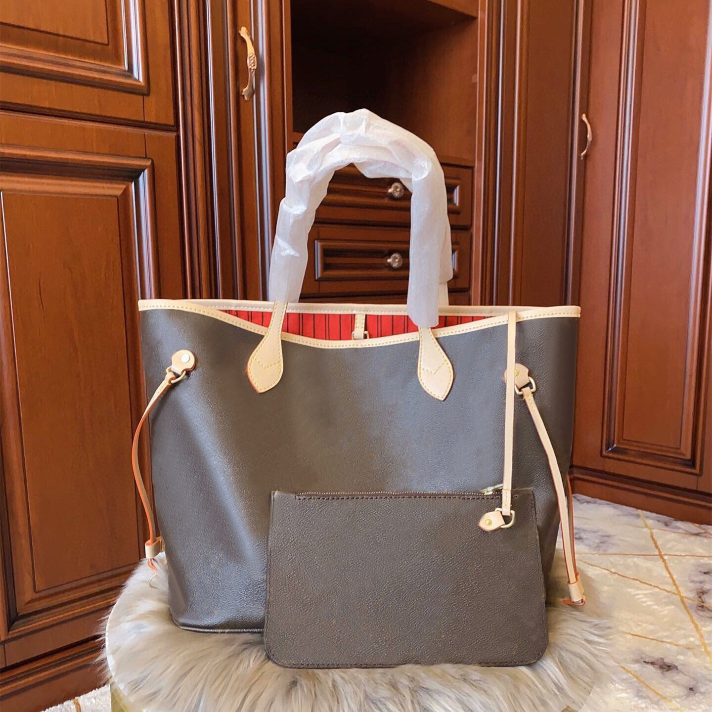 Designers Handbag Woman Shopping Bag 2021 Top quality Genuine Leather Purse Euroe Luxurys Classical 8 colors Famous Women Casual Tote come with wallet, Khaki
Designers Handbag Woman Shopping Bag 2021 Top quality Genuine Leather Purse Euroe Luxurys Classical 8 colors Famous Women Casual Tote come with wallet, Khaki