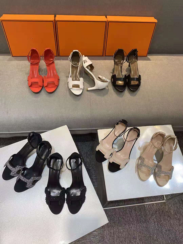 Sandals Slides women sandal Slippers Shoes Luxury Designer Balance Jelly quality men and slippery noble fashion Platform Balencaiga, Flesh
Sandals Slides women sandal Slippers Shoes Luxury Designer Balance Jelly quality men and slippery noble fashion Platform Balencaiga, Flesh