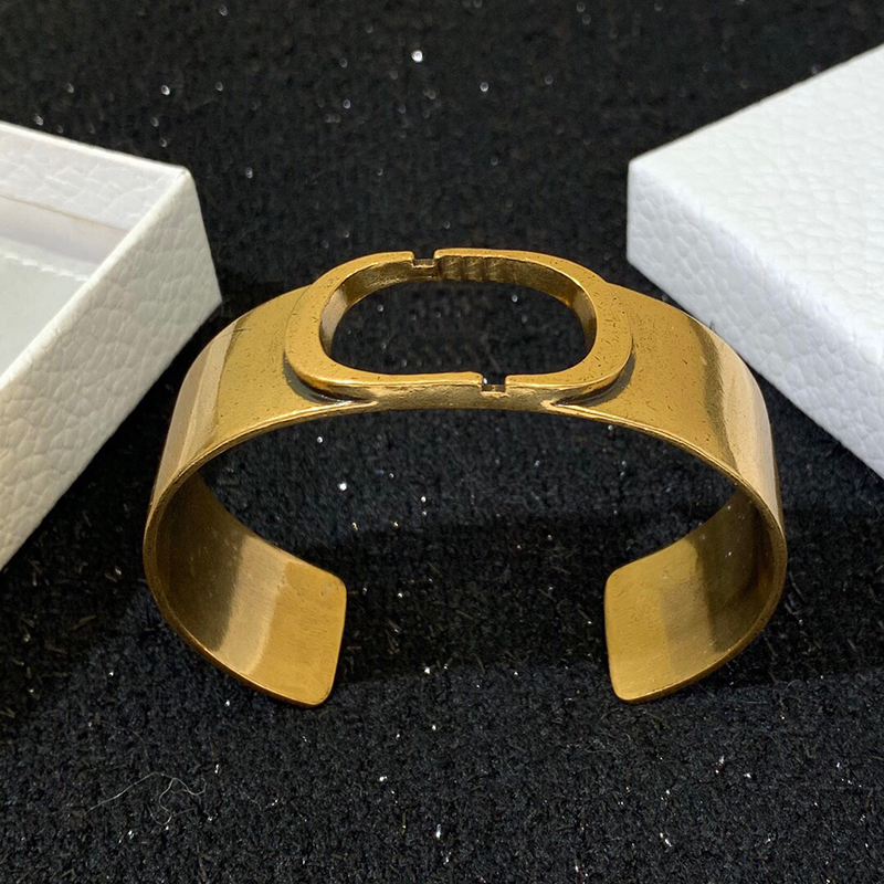 2021 bangles Bracelets For Women Designers Bracelet Girls Hands Vintage Gold Bangles Letter Circlet Jewelry Female Wristband Wristlet 21121534XS
2021 bangles Bracelets For Women Designers Bracelet Girls Hands Vintage Gold Bangles Letter Circlet Jewelry Female Wristband Wristlet 21121534XS