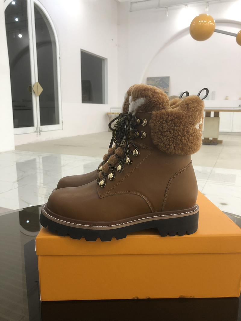 2022 Womens Designer Leather Women Martin Boots Desert Short Boot Real Leathers Coarse Winter Designers Shoes Heels Snow Ankle Booties With Logo And Box -E172, Picture color
2022 Womens Designer Leather Women Martin Boots Desert Short Boot Real Leathers Coarse Winter Designers Shoes Heels Snow Ankle Booties With Logo And Box -E172, Picture color