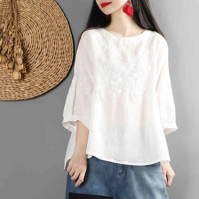 Summer style Women Tshirt Plus Size O-neck Embroidery Solid cotton Tops Vintage Loose Lady Casual Tee Shirt Big HXJ04 210512