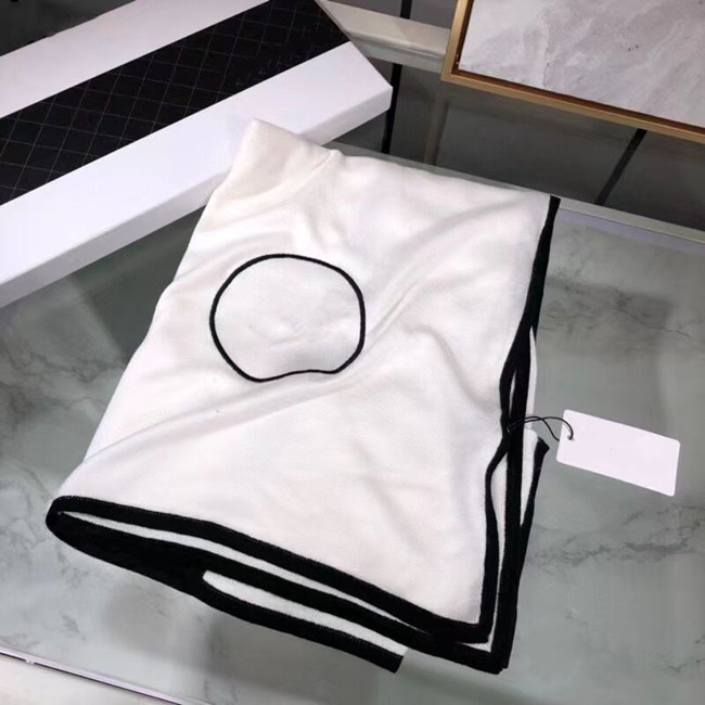 High quality women Scarves luxury designer scarfs embroidery plaid cashmere Wraps bandana shawl echarpe de luxe Big Size 180*70CM
High quality women Scarves luxury designer scarfs embroidery plaid cashmere Wraps bandana shawl echarpe de luxe Big Size 180*70CM