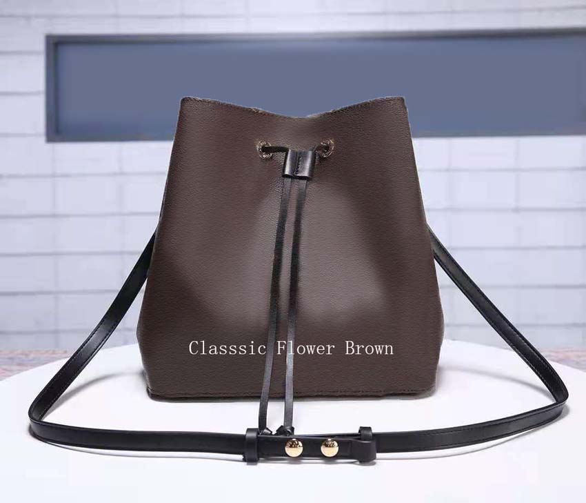 2021 Women Handbag Luxury designer handbags Classic bag Flower Brown Original Serial Number High Quality Wallet Large Shopping bags Shoulder Drawstring 07, Dust bag
2021 Women Handbag Luxury designer handbags Classic bag Flower Brown Original Serial Number High Quality Wallet Large Shopping bags Shoulder Drawstring 07, Dust bag
