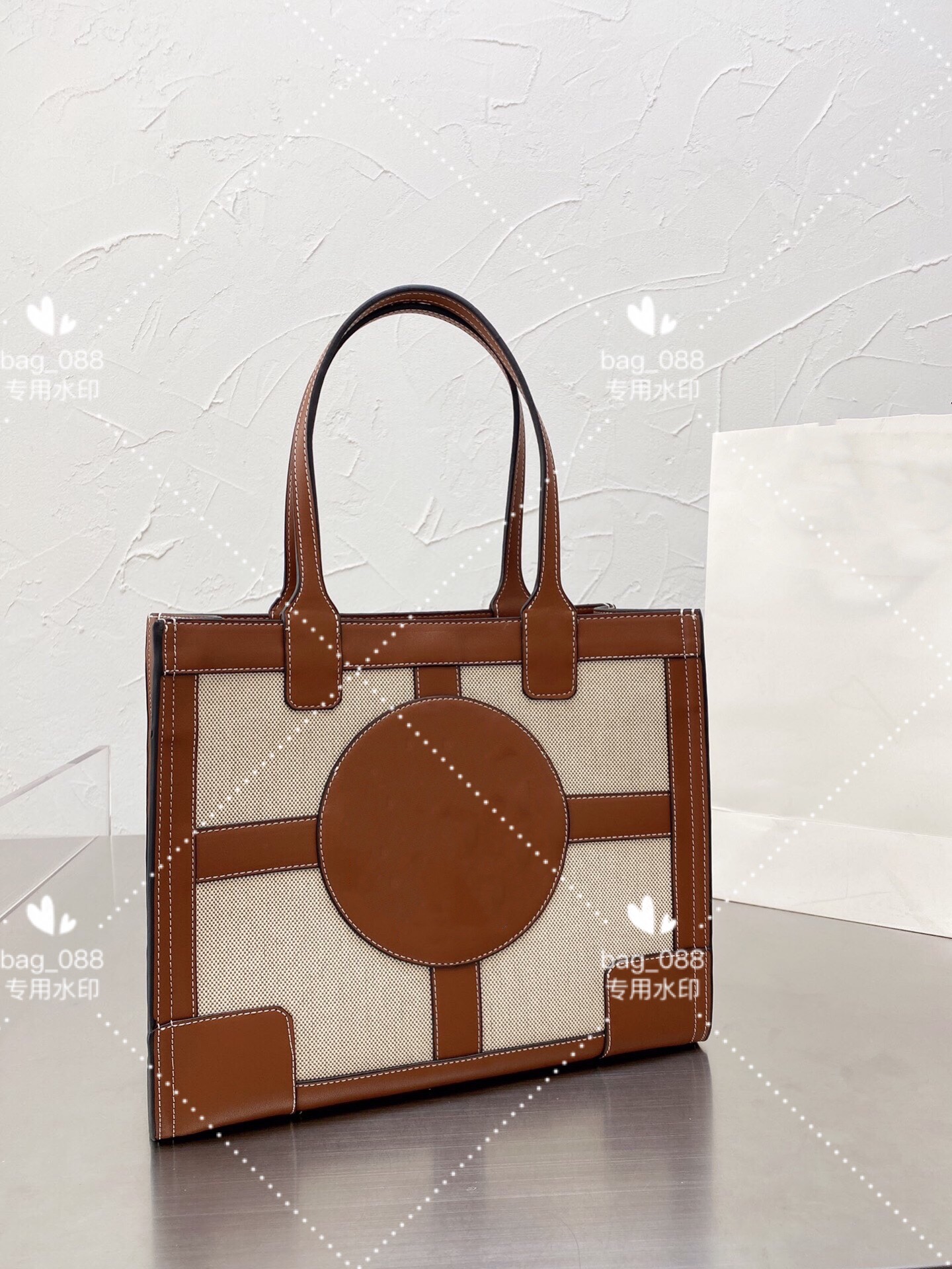 Designer shopping bag with high quality fabric leather casual joker style oversize daily necessities handbag for ladies, Customize
Designer shopping bag with high quality fabric leather casual joker style oversize daily necessities handbag for ladies, Customize