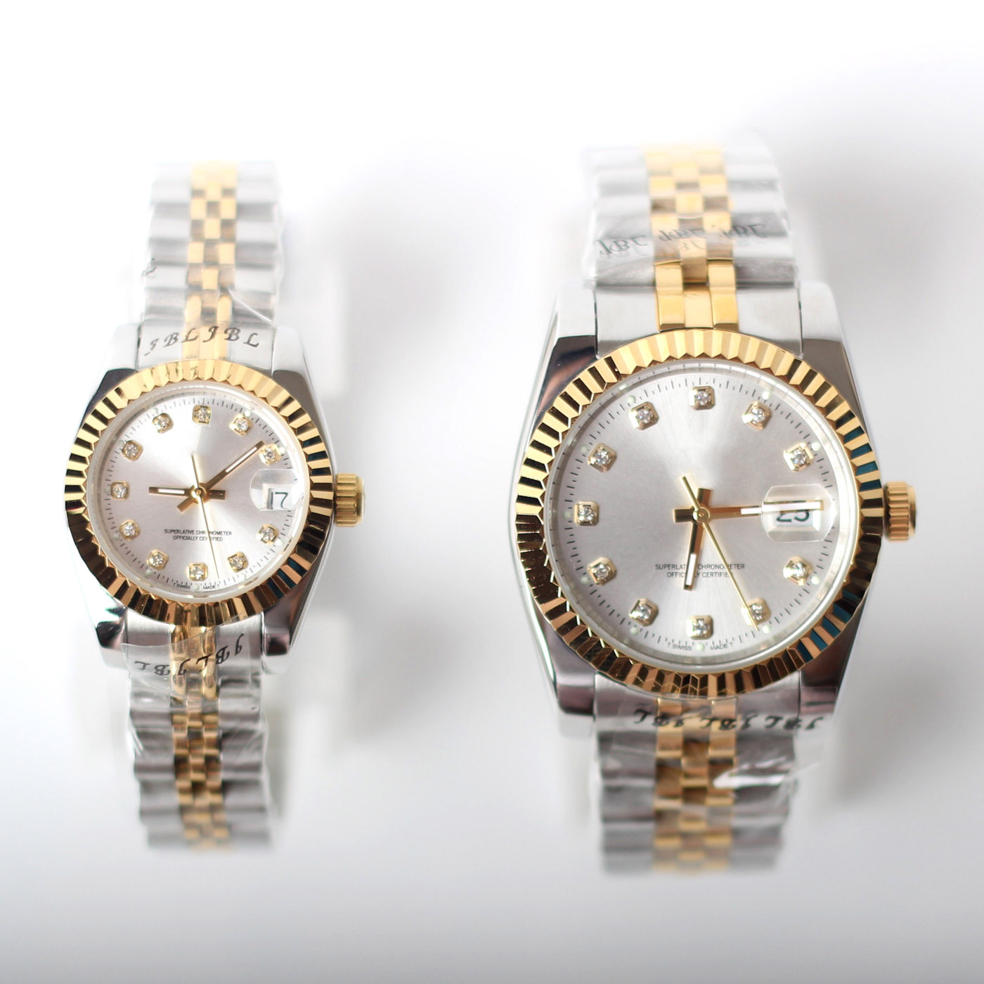 2021 luxury 36mm men's 28 women's watch sapphire mirror automatic mechanical diamond luminous convex calendar Couple models, Multi-color
2021 luxury 36mm men's 28 women's watch sapphire mirror automatic mechanical diamond luminous convex calendar Couple models, Multi-color