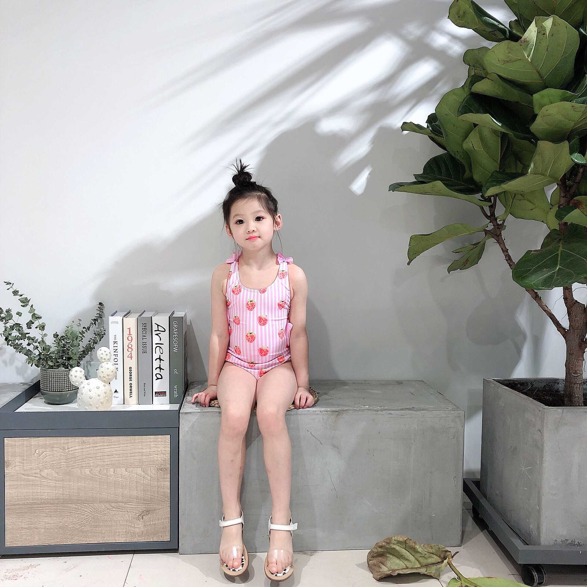 Sweet Baby Girls Swimsuit Stawberry Pink Kids Cross Back Bathing Suit Summer Oufit for Children 210529