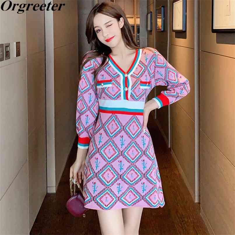 High Quality V-neck Celebrity style Knitted Long-sleeved Dress Rhombus Contrast color Slim A-line Mini Sweater 210602, Blue
High Quality V-neck Celebrity style Knitted Long-sleeved Dress Rhombus Contrast color Slim A-line Mini Sweater 210602, Blue