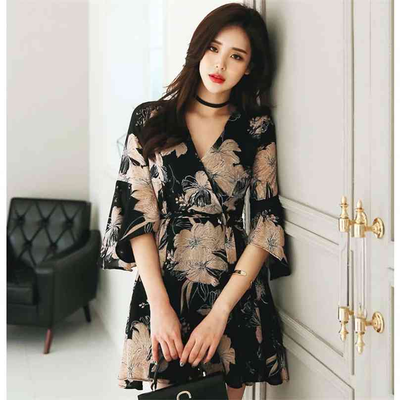spring and summer style korean retro temperament elegant thin V neck printed horm sleeve sexy office party for women dresses 210602, The picture color
spring and summer style korean retro temperament elegant thin V neck printed horm sleeve sexy office party for women dresses 210602, The picture color
