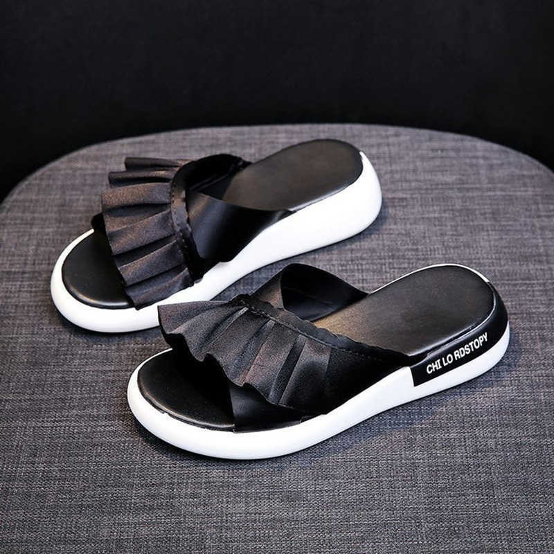 Classic luxury Designer Fashion Summer Shoes Women Sandals Flat Soft Ladies Beach Female Home Black Beige Flip Flop Woman Slippers TopSelling
Classic luxury Designer Fashion Summer Shoes Women Sandals Flat Soft Ladies Beach Female Home Black Beige Flip Flop Woman Slippers TopSelling