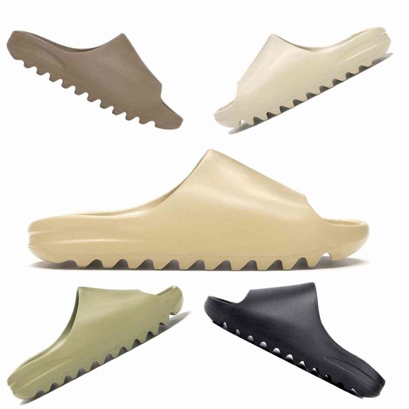 2021 Slides Graffiti foam runner sandals Bone Resin Desert Slippers Kanye Sand Triple Black White Slide Sandal West Mens Slipper with
2021 Slides Graffiti foam runner sandals Bone Resin Desert Slippers Kanye Sand Triple Black White Slide Sandal West Mens Slipper with