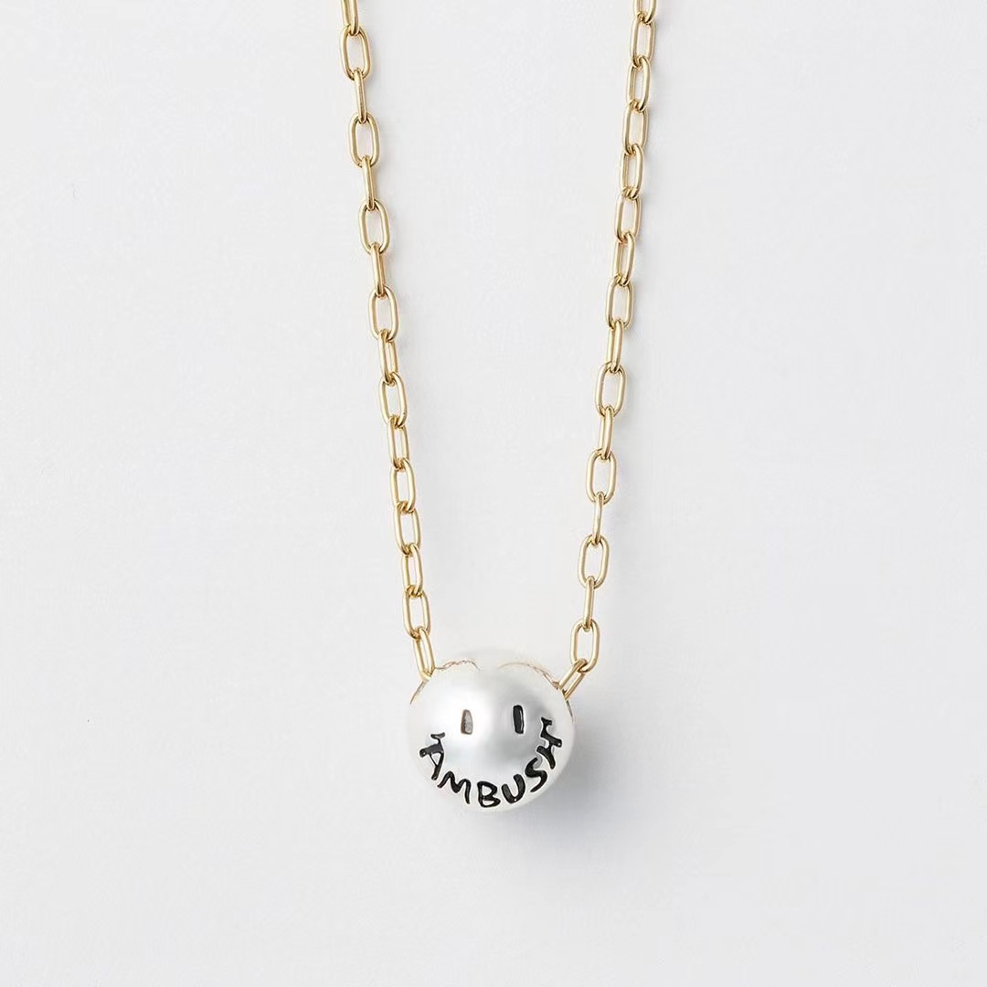 AMBUSH Smiley Spherical Necklace Sweater Chain Couple 925 Sterling Silver Pendant Hip Hop Tide Brand Jewelry
AMBUSH Smiley Spherical Necklace Sweater Chain Couple 925 Sterling Silver Pendant Hip Hop Tide Brand Jewelry