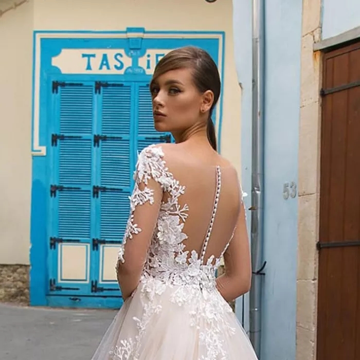 Ball Gown Wedding Dresses long Sleeves Lace Appliqued Illusion Back Boho Bridal Gowns Long Train Bride Dresses