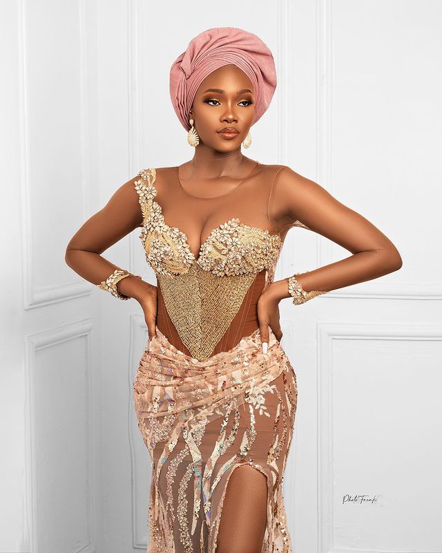2021 Plus Size Arabic Aso Ebi Mermaid Sexy Gold Prom Dresses Crystals Beaded Sheer Neck Lace Evening Formal Party Second Reception Gowns ZJ365