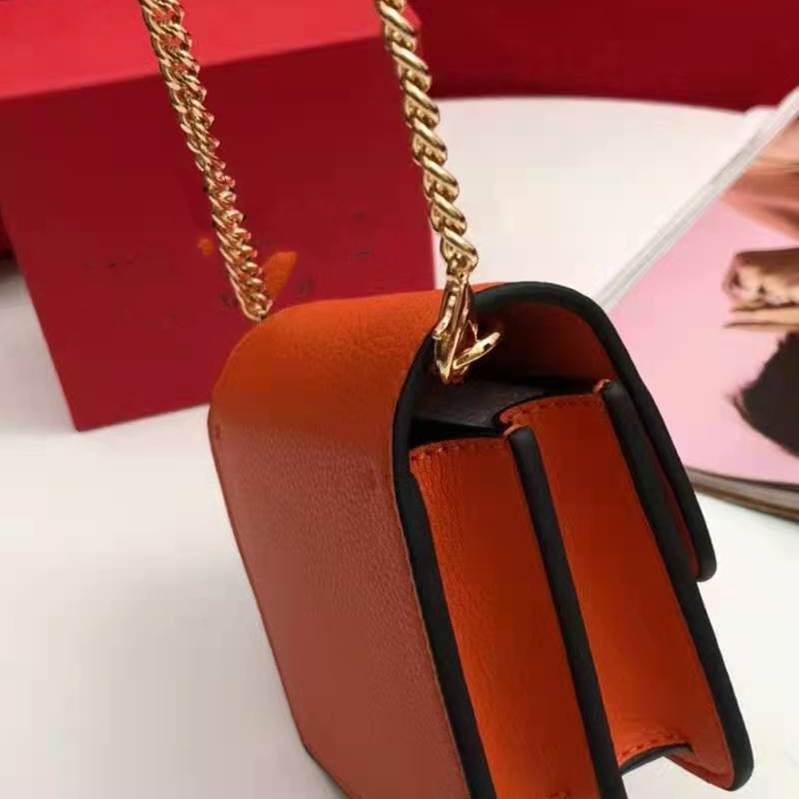 Luxurys Designers Bags Crossbody Bag Flap Coincar keys Lipstick Vsling Magnetic buckle adjusting chain mini cute Orange black Colors With Gift Box, Red
Luxurys Designers Bags Crossbody Bag Flap Coincar keys Lipstick Vsling Magnetic buckle adjusting chain mini cute Orange black Colors With Gift Box, Red