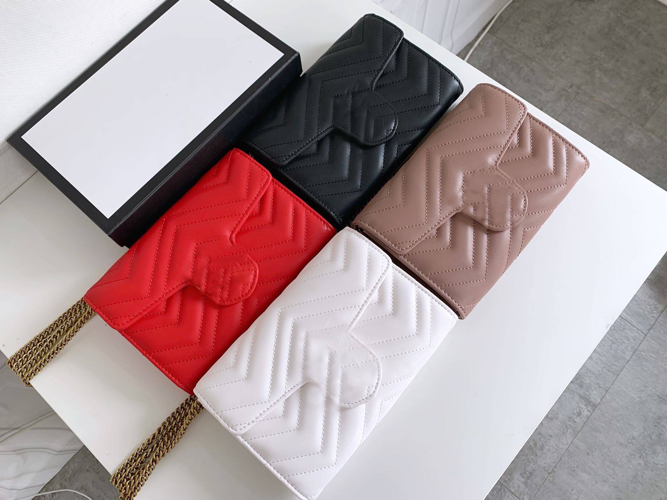Luxurys Designers Bags Original cowhide handbag fashion womens crossbody wallets backpack handbags purses card holder shoulder tote mini bag wallet, Red 474575
Luxurys Designers Bags Original cowhide handbag fashion womens crossbody wallets backpack handbags purses card holder shoulder tote mini bag wallet, Red 474575