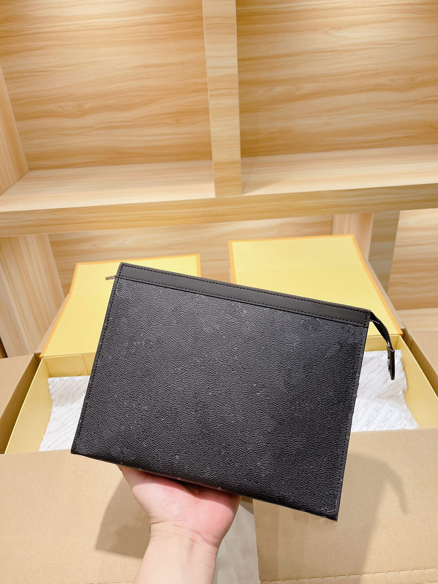 Travel Toiletry Toilet Pouch Protection Beauty Case Wash Bag Leather Women Clutch Mono Waterproof Canvas Men Cosmetic Bags Luxurys Designers Cases
Travel Toiletry Toilet Pouch Protection Beauty Case Wash Bag Leather Women Clutch Mono Waterproof Canvas Men Cosmetic Bags Luxurys Designers Cases