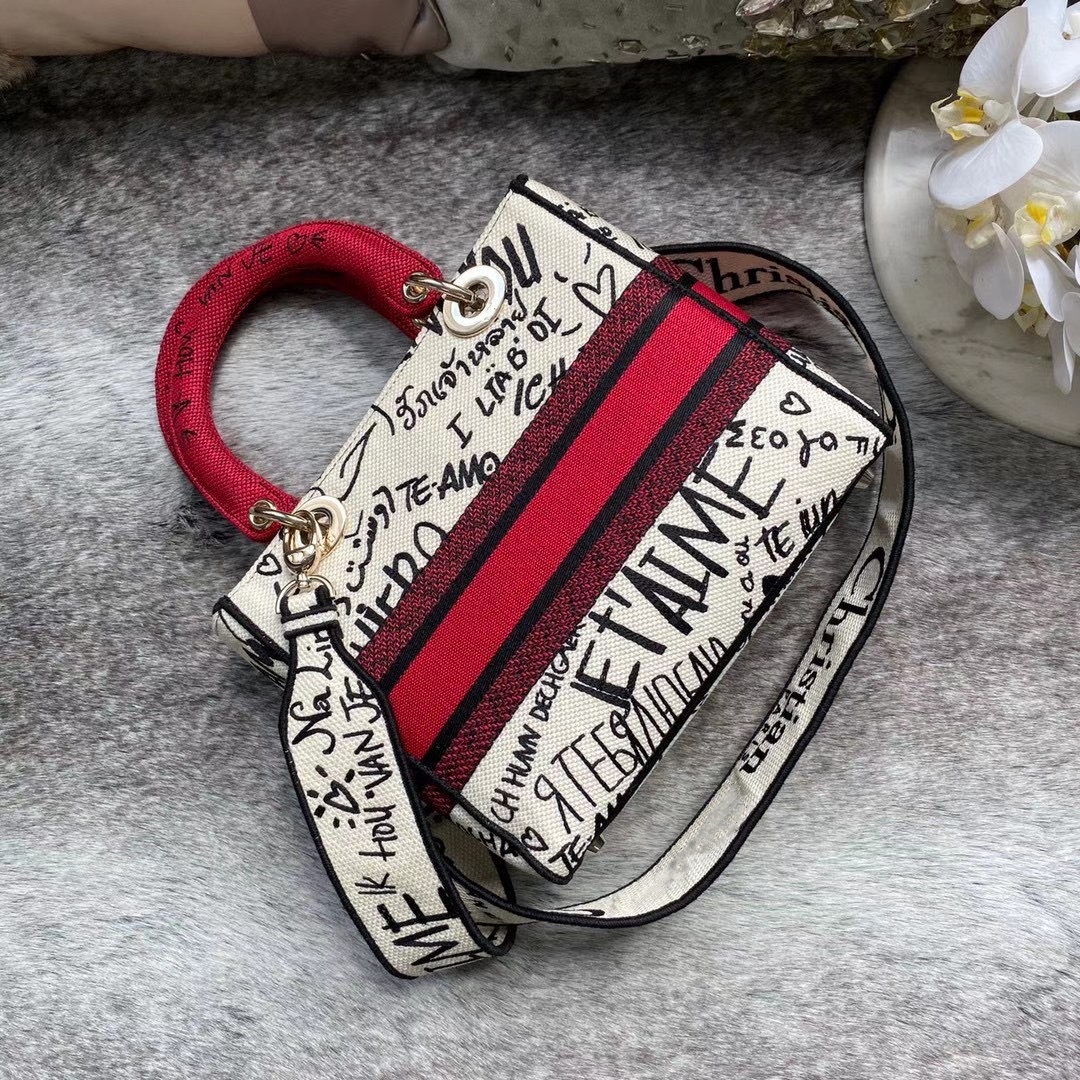 Women Fashion Messenger Bag Casual Tote Luxurys Designers Bags Lady Cross Body Shoulder Handbag Embroidery Elegant High Quality All Match, Not sold separately
Women Fashion Messenger Bag Casual Tote Luxurys Designers Bags Lady Cross Body Shoulder Handbag Embroidery Elegant High Quality All Match, Not sold separately