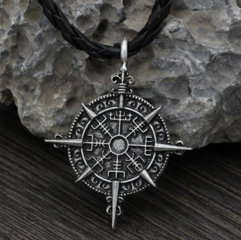 Pendant Necklaces Classic Fashion Viking Compass Symbol Men's Women's Charm Odin Amulet Jewelry Necklace Gift
Pendant Necklaces Classic Fashion Viking Compass Symbol Men's Women's Charm Odin Amulet Jewelry Necklace Gift
