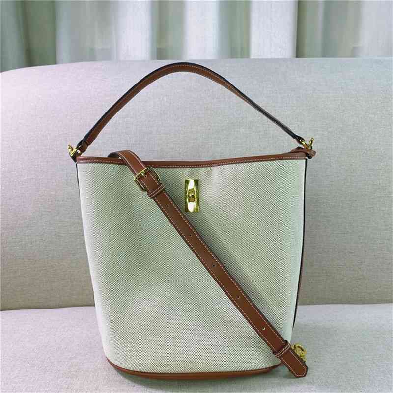 Women Luxurys Designers Bags 2021 leather splicing canvas portable bucket high capacity One Messe Designer Handbag Handbags Totes Crossbody Bag
Women Luxurys Designers Bags 2021 leather splicing canvas portable bucket high capacity One Messe Designer Handbag Handbags Totes Crossbody Bag