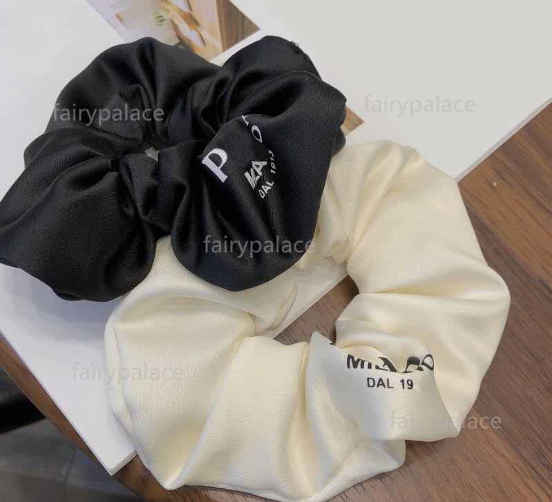 2021 Women Letter Hair Rubber Band Bowknot Letters Elastic Hairs Rope Ponytail Holder charm Hair Accessories Gift
2021 Women Letter Hair Rubber Band Bowknot Letters Elastic Hairs Rope Ponytail Holder charm Hair Accessories Gift