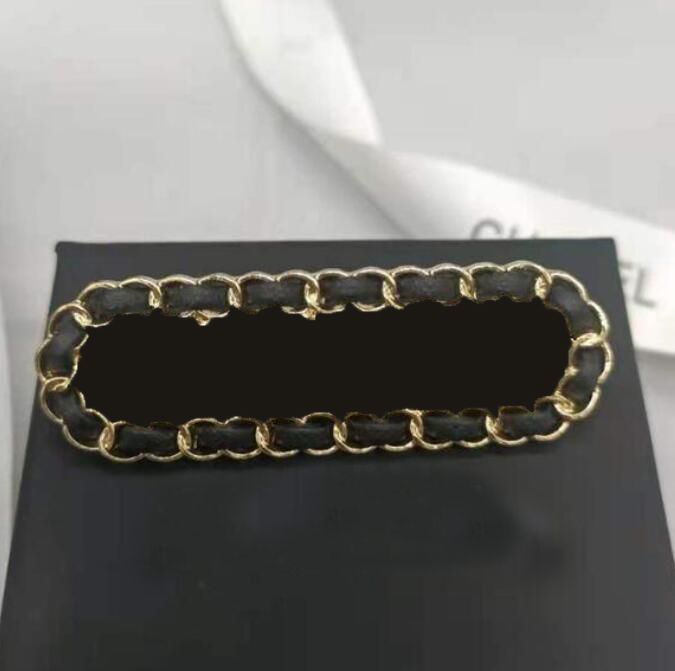 10styles Vintage Retro Letters Brooch Luxury Brand Design Women Small Sweet Wind Brooches Pearl Suit Pin Jewelry Clothing Decoration High Quality Accessories
10styles Vintage Retro Letters Brooch Luxury Brand Design Women Small Sweet Wind Brooches Pearl Suit Pin Jewelry Clothing Decoration High Quality Accessories
