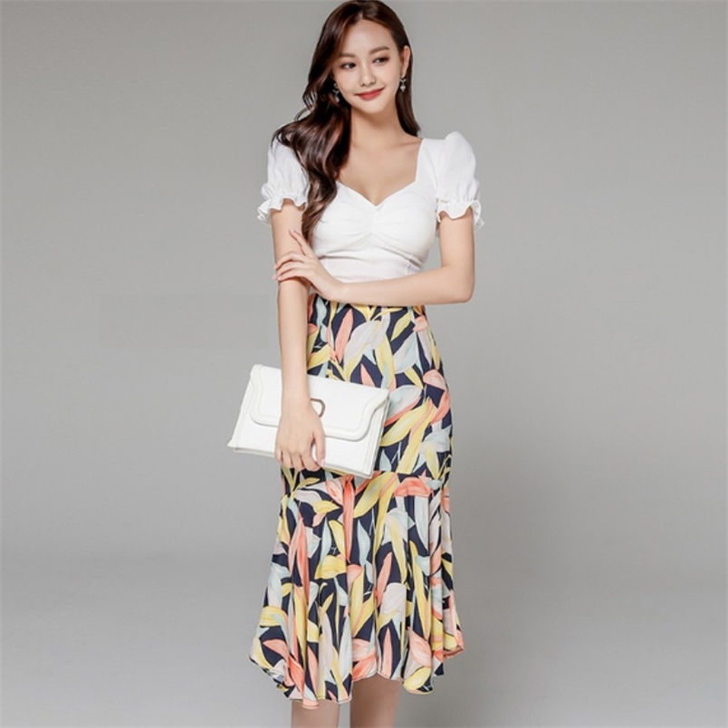 Summer 2 Pieces Set Elegant Office Lady Sexy V-Neck Puff Sleeve White Blouses + High Waist Print Bodycon Mermaid Skirt Suit 210519, Photo color
Summer 2 Pieces Set Elegant Office Lady Sexy V-Neck Puff Sleeve White Blouses + High Waist Print Bodycon Mermaid Skirt Suit 210519, Photo color