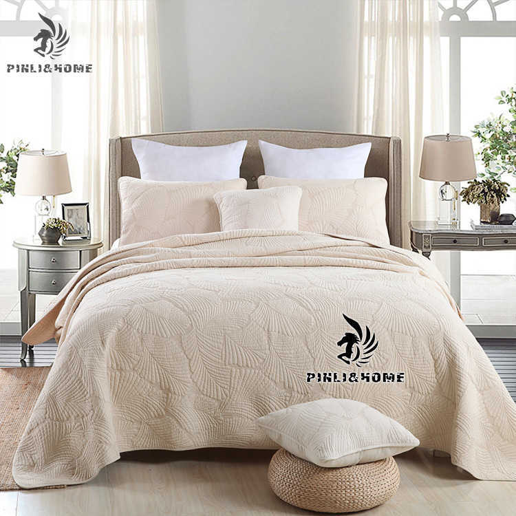American pure color embroidered quilted quilt bed cover pure cotton summer air conditioning quilt bedding three piece set, White
American pure color embroidered quilted quilt bed cover pure cotton summer air conditioning quilt bedding three piece set, White