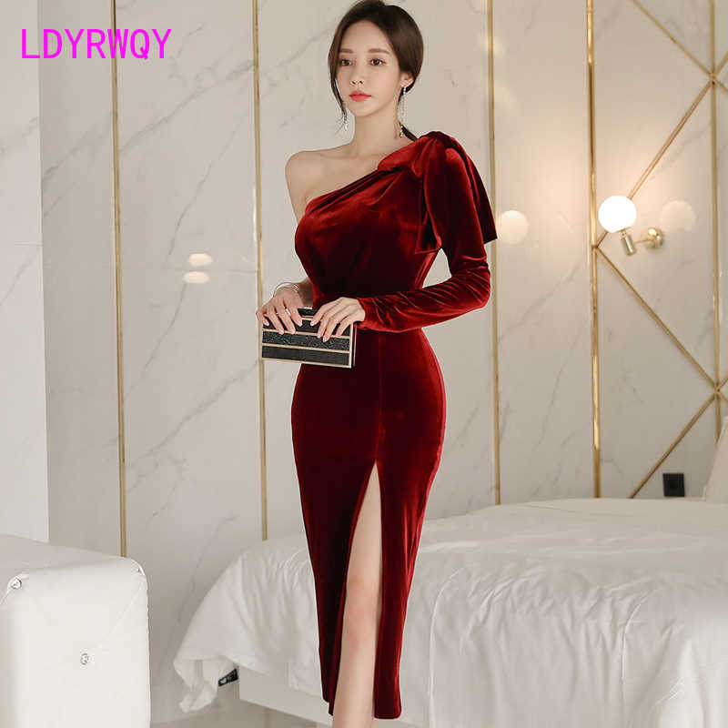 Korean spring style oblique shoulder high split gold velvet ladies dres Zippers Solid Asymmetrical 210603, Red
Korean spring style oblique shoulder high split gold velvet ladies dres Zippers Solid Asymmetrical 210603, Red