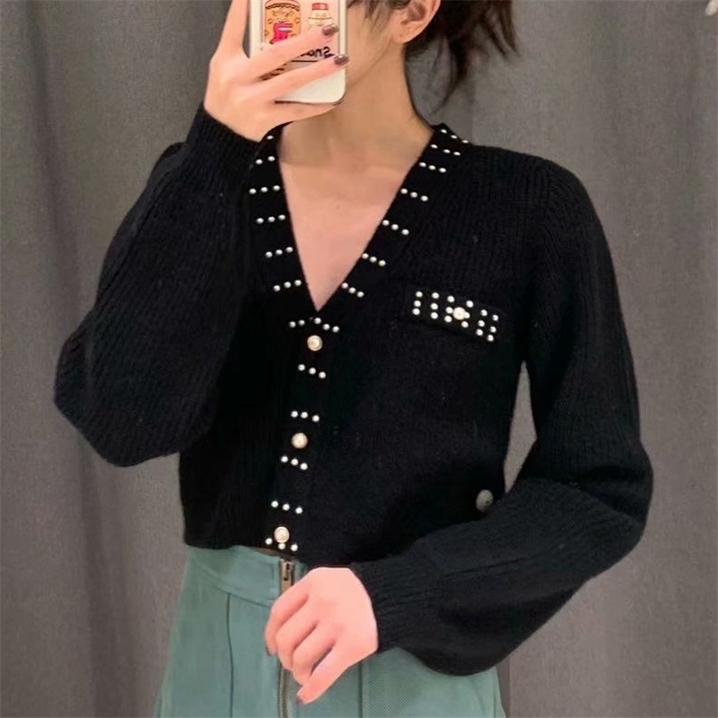 Elegant Women Pearl Sweater Coats Fashion Ladies V-Neck Knitted Tops Sweet Female Chic Solid Short Cardigans 210430