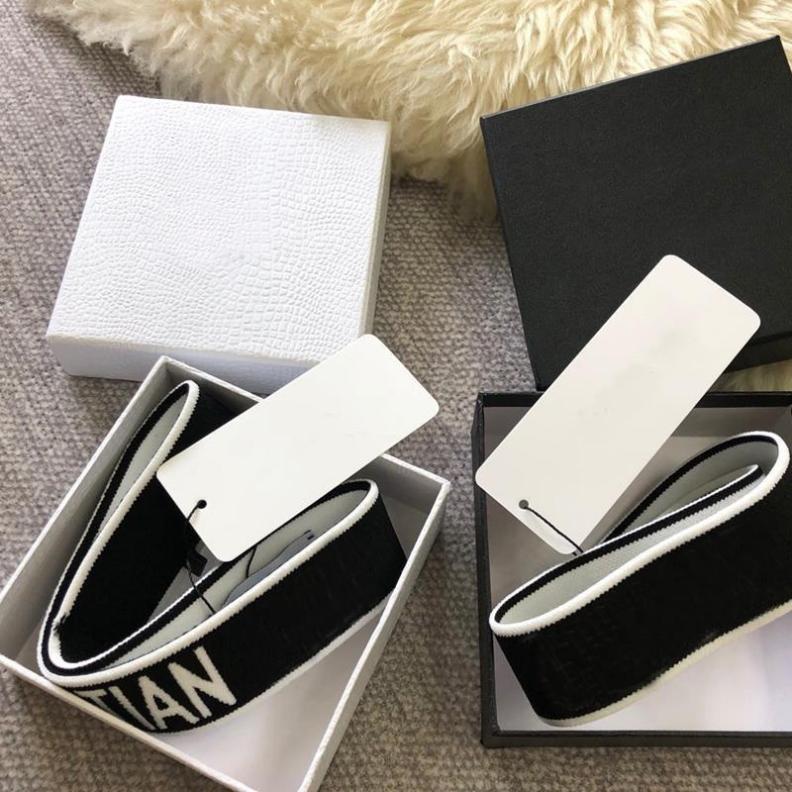 Fashion Letter Baroque Headbands Designer Hairband Tiaras for Men and Women Party Outdoor Sports Lovers Gift Motion Jewelry with retail box
Fashion Letter Baroque Headbands Designer Hairband Tiaras for Men and Women Party Outdoor Sports Lovers Gift Motion Jewelry with retail box