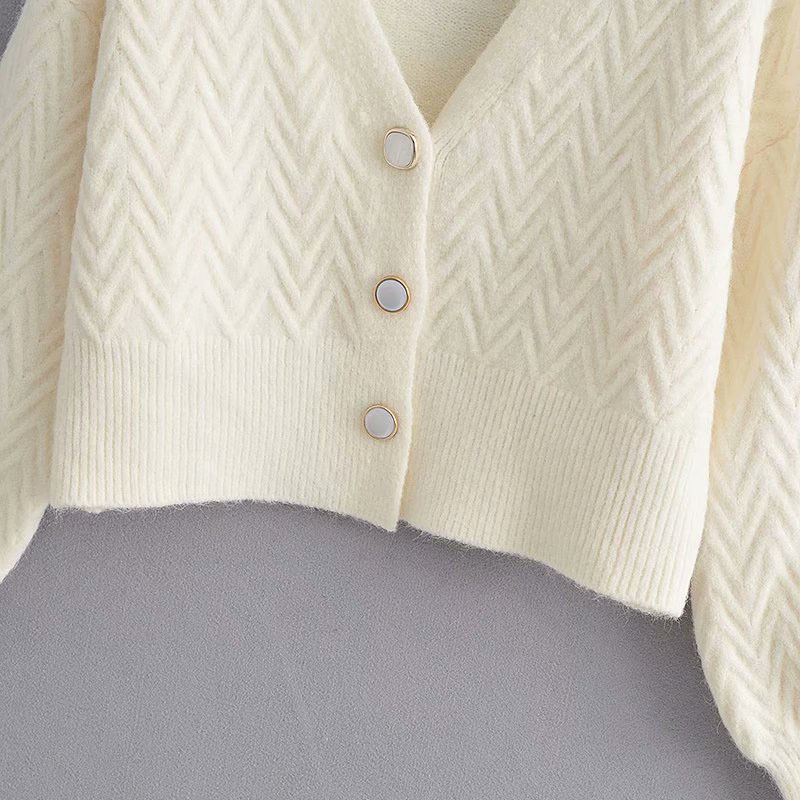 French Retro V-neck Single-breasted Thin Section Female Cardigan Loose Short Solid Color Long Sleeve Chic Women's Sweater 210507