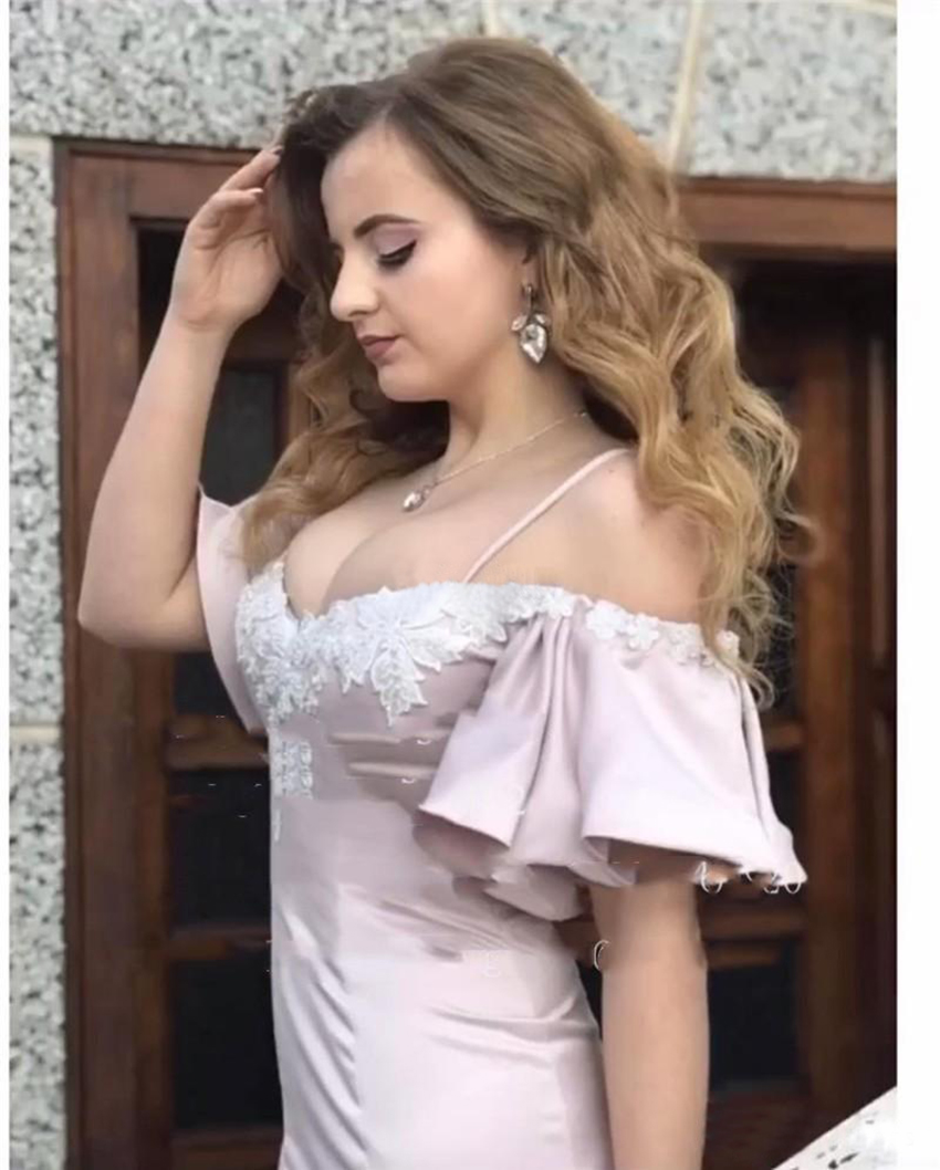 Pink Mermaid Bridesmaid Dresses 2021 Spaghetti Sweep Train White Appliques Garden Country Wedding Guest Gowns Maid of Honor Dress Plus Size