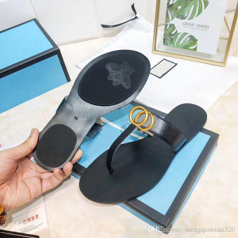 Classic Men slippers Big bee Summer Rubber bottom woman beach Slides letter Flat slipper designer shoes Metal button sandals Lazy lady Loafers Flip flops size 35-41-45, Black
Classic Men slippers Big bee Summer Rubber bottom woman beach Slides letter Flat slipper designer shoes Metal button sandals Lazy lady Loafers Flip flops size 35-41-45, Black