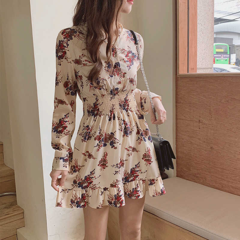 Mini Vintage Floral Dress Ruffes Design Women Long Sleeve Fairy Female Korean Slim Casual Beach Summer Sundress 210604
Mini Vintage Floral Dress Ruffes Design Women Long Sleeve Fairy Female Korean Slim Casual Beach Summer Sundress 210604