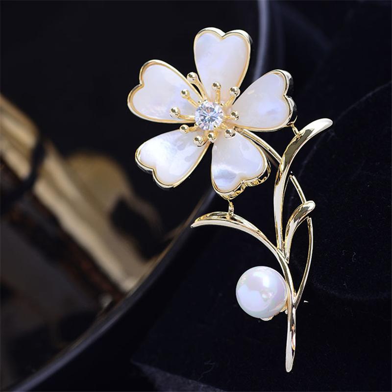 Pins, Brooches Beautiful White Natural Shell Flower For Women Wedding Party Jewelry With Pearl Brooch Pins Birthday Gift Female Broche, Gray
Pins, Brooches Beautiful White Natural Shell Flower For Women Wedding Party Jewelry With Pearl Brooch Pins Birthday Gift Female Broche, Gray