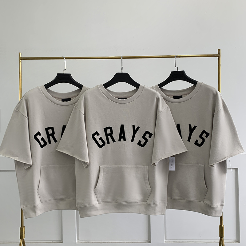 21SS Designer Main Line High Street Grays T-shirts Fleece Logo Tryckt halv ärm Män och Kvinnors Hoodie Loose Oversize Tops, Jak pic.
21SS Designer Main Line High Street Grays T-shirts Fleece Logo Tryckt halv ärm Män och Kvinnors Hoodie Loose Oversize Tops, Jak pic.