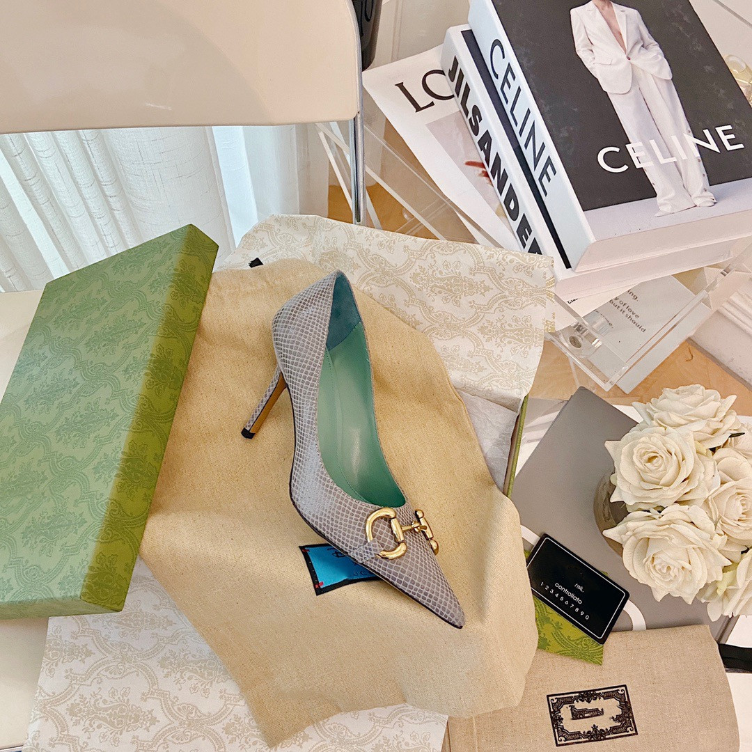 Boxes and dust bag heel sandals women casual sneakers retro wedding banquet black red nude color gold Baotou single shoes pointed toe high heels metal decoration 35-40, Box
Boxes and dust bag heel sandals women casual sneakers retro wedding banquet black red nude color gold Baotou single shoes pointed toe high heels metal decoration 35-40, Box