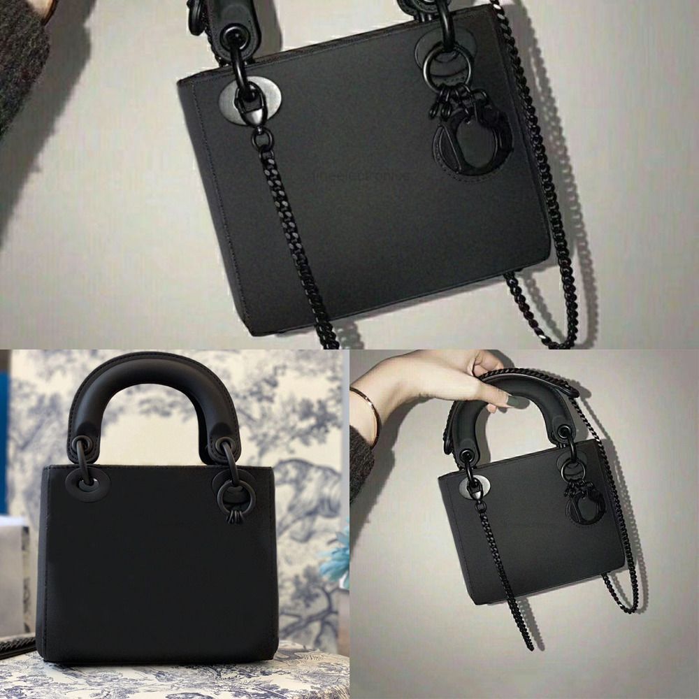 luxury 2020 brand new big designer handbag ladies retro all-match flap messenger bag PU leather letters female party shoulder bag, Black
luxury 2020 brand new big designer handbag ladies retro all-match flap messenger bag PU leather letters female party shoulder bag, Black
