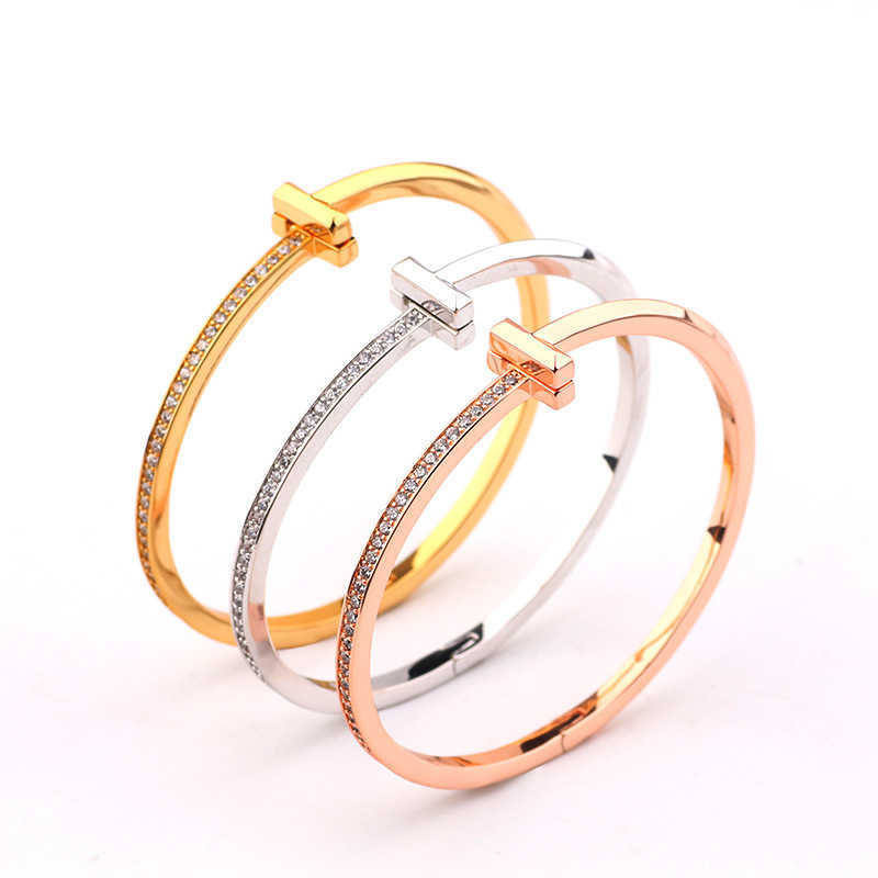 Luxury Cuff Bracelet Zircon Bangle Jewelry Hand Fashion Women Accessories Beauty Wristband Ornament Rose Gold Drop Shipping Q0720
Luxury Cuff Bracelet Zircon Bangle Jewelry Hand Fashion Women Accessories Beauty Wristband Ornament Rose Gold Drop Shipping Q0720