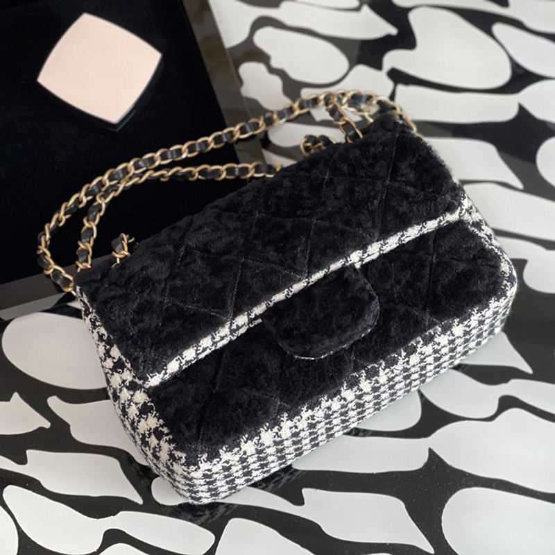 2020 New style Thousand bird weave contains 40% wool Fluffy black and white Feeling of restoring ancient ways Chic little cute 99018 bag 05632
2020 New style Thousand bird weave contains 40% wool Fluffy black and white Feeling of restoring ancient ways Chic little cute 99018 bag 05632