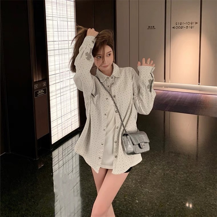 Crowe' 2021 early autumn new cross shaped leather shirt coat for men and women, Gray
Crowe' 2021 early autumn new cross shaped leather shirt coat for men and women, Gray